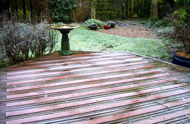 Decking strips anti-slip gritted surface - ideal for frosty or wet conditions. Decking strips anti-slip gritted surface - ideal for frosty or wet conditions.