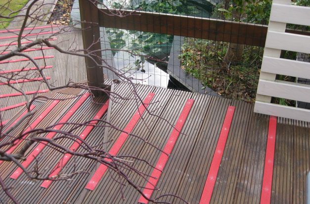 Non-slip decking strips bright colour strips beautiful garden landscape. Non-slip decking strips bright colour strips beautiful garden landscape.