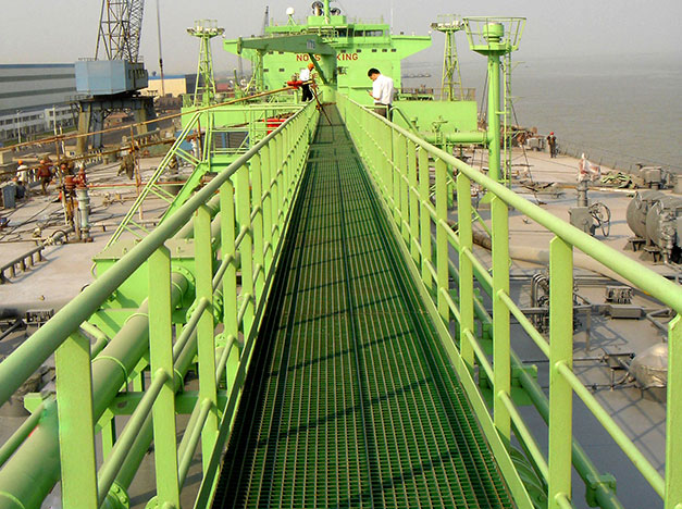 Anti-slip GRP Grating for shipping environments and offshore facilities. Anti-slip GRP Grating for shipping environments and offshore facilities.