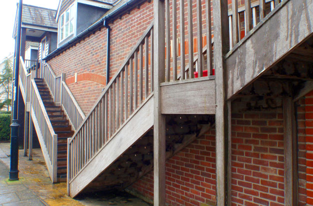The stair capping profiles fit onto existing concrete, timber or steel steps. Anti slip stair nosings wood timber stairs installation.