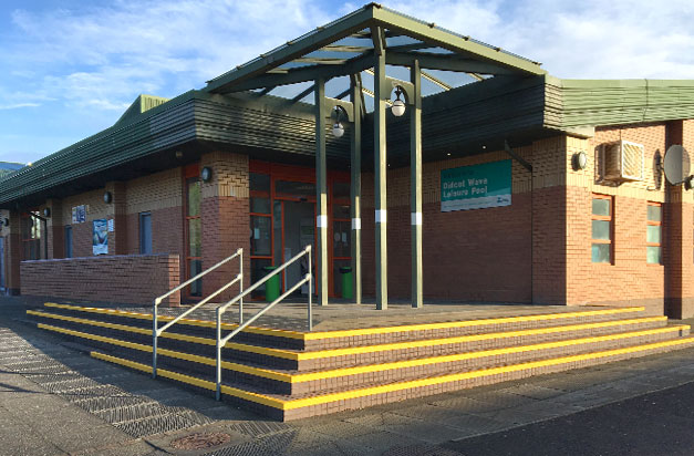 Ideal for high traffic areas, improving stair safety - public baths entrance. Ideal for high traffic areas, improving stair safety - public baths entrance.